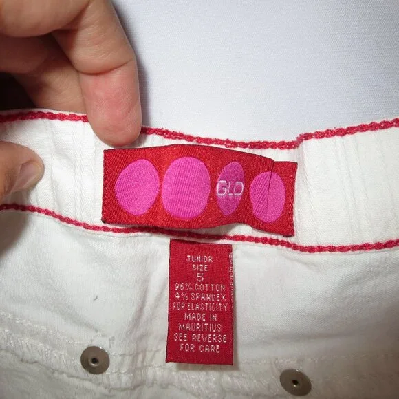 GLO‎ White Shorts - Picture 2 of 6